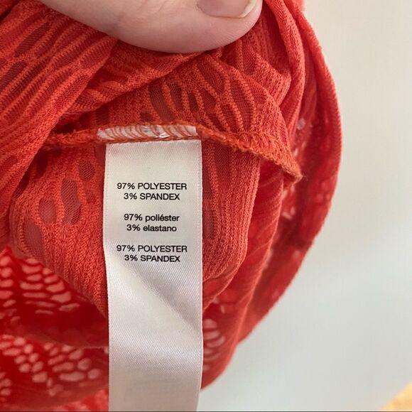 Chico’s size 0 = Small blouse 3/4 sleeve asymmetrical hem crew neck - Picture 5 of 6